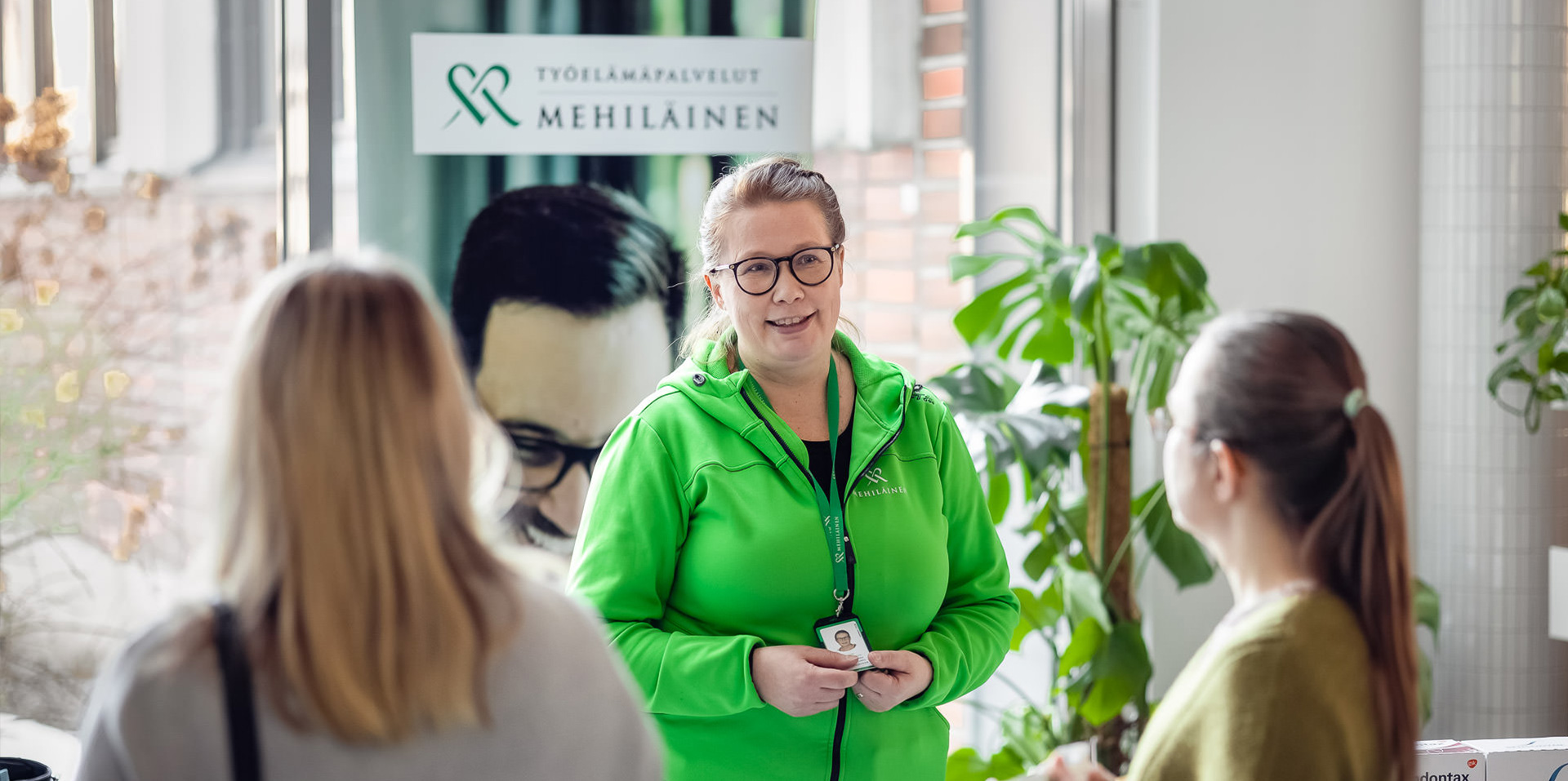 Pienet messut ja spontaanit kohtaamiset Käkikelloaulassa